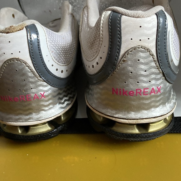 Nike REAX size 12. Lightly worn came with out laces so you’ll need to get them - Picture 3 of 7